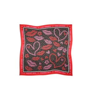 Pañuelo De Seda Las Oreiro Corazon
